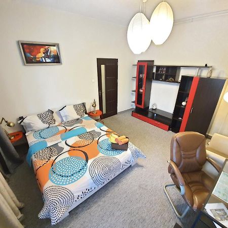 Global Downtown Apartments - Universitate - Calea Victoriei บูคาเรสต์ ภายนอก รูปภาพ
